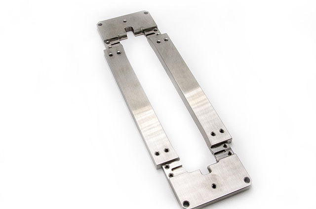 鋁材透光孔加工設備透光微小孔原理